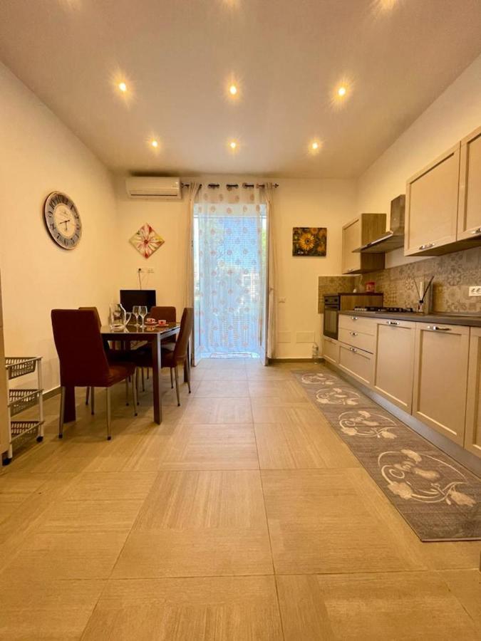 Lilibet Apartment ปาแลร์โม ภายนอก รูปภาพ